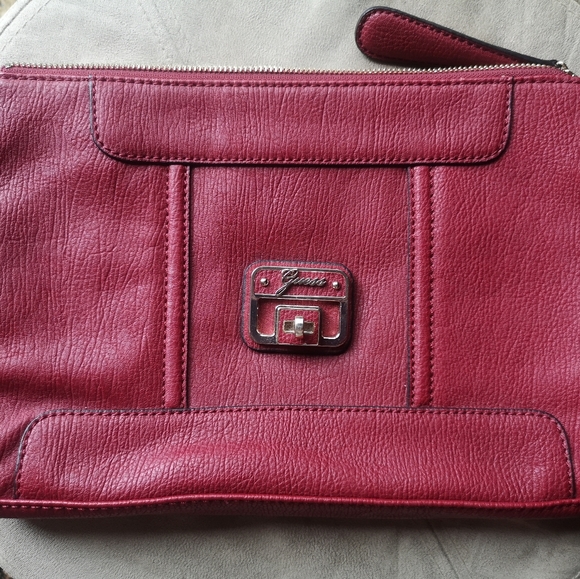 Guess - Red Clutch - Picture 1 of 6